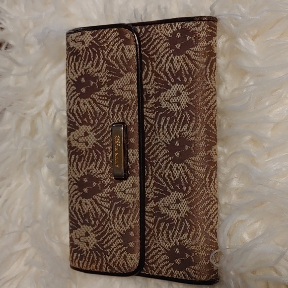 🍁Anne Klein Animal print Lion wallet - Picture 1 of 7